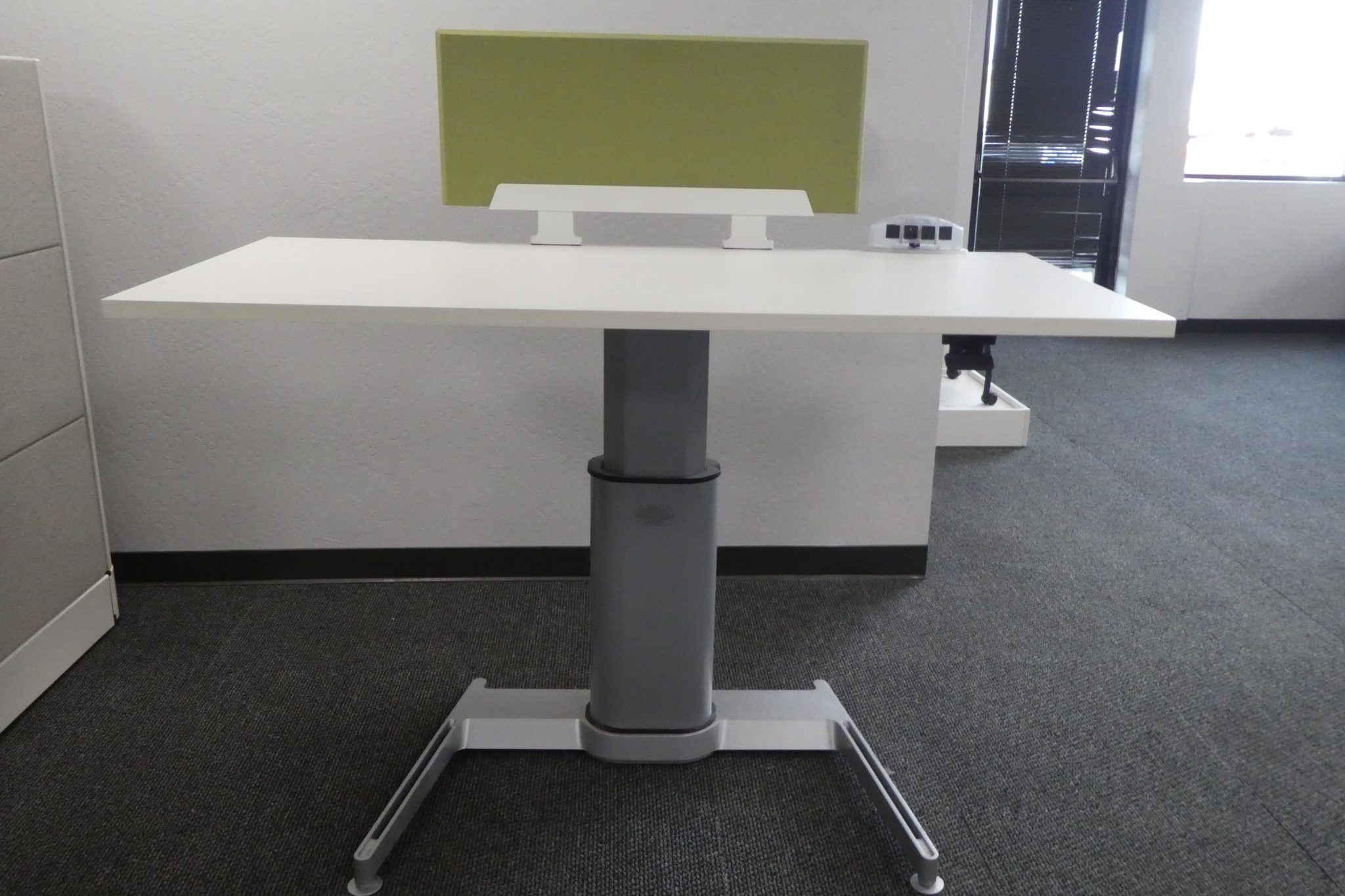 steelcase стол с подъемным механизмом