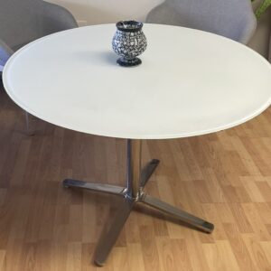 Steelcase, White-Gloss Round Table, Chrome Stand